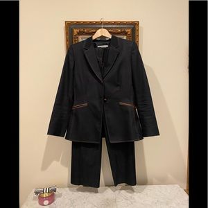 Tahari women’s suit